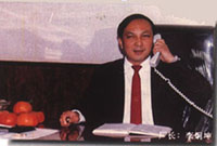 梧州铅笔厂厂长.jpg (19714 bytes)